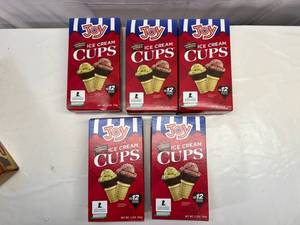lot 105 image: 5x 12 Chocolatey Dipped Ice Cream Cones