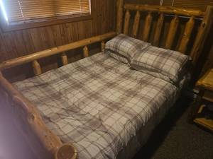lot 84 image: (UE3) Full Size Log Bed - Beautiful...