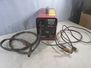 lot 76 image: (EC1) Century 80 Amp Gasless Wire F...