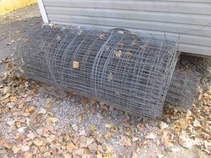 lot 83 image: (OS) Approx 100 Ft of 5 Ft Fencing...