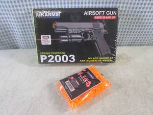 lot 101 image: (BSB) Pistol Airsoft Gun and Bag of...
