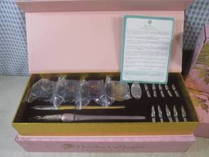 lot 160 image: (CS) 3 New 19pc Davelion Calligraph...