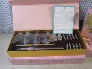 lot 162 image: (CS) 3 New 19pc Davelion Calligraph...