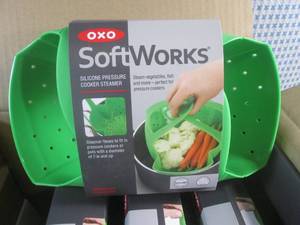 lot 189 image: (F-2) 4 SoftWorks Silicone Pressure...