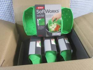 lot 190 image: (F-2) 4 SoftWorks Silicone Pressure...