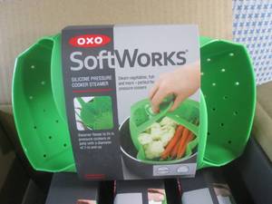lot 191 image: (F-2) 4 SoftWorks Silicone Pressure...