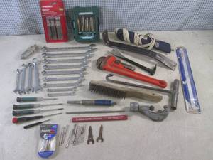 lot 14 image: (CS) Assortment of Tools Including ...