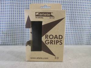 lot 37 image: (H-1) Ariete Road Grips - New...