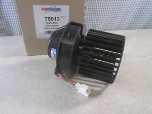 lot 44 image: (CS) 12V Blower Motor...