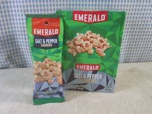 lot 323 image: (B-1) Box with12 Bags of Emerald Sa...