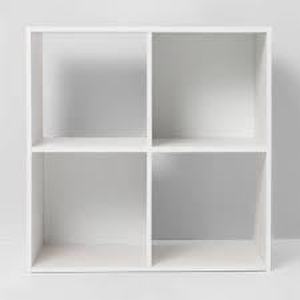 lot 133 image: 4 Cube Decorative Bookshelf - Room Essentials-White