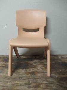 lot 202 image: Flash Furniture Modern Kids Accent Chair-Peach