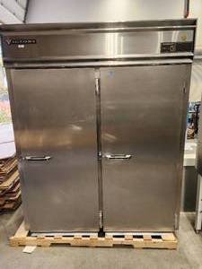 lot 10 image: Victory movable cart commercial fridge