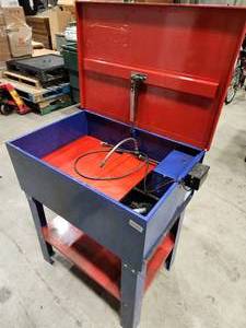 lot 13 image: Parts Washer