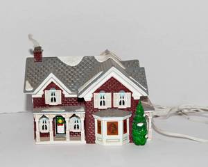 lot 256 image: Department 56 Farm House The Original Snow Village