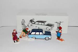 lot 241 image: Department 56 Stuck in the Snow The Original Snow Village Figurines