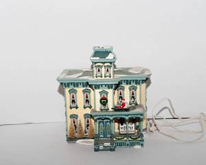 lot 270 image: Department 56 Italianate Villa The Original Snow Village American Architecture Series