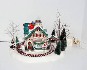 lot 342 image: Department 56 Santas Wonderland House The Original Snow Village