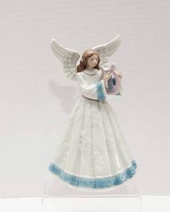 lot 254 image: Lladro Heavenly Harpist Angel