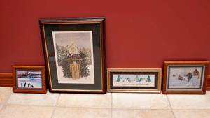 lot 338 image: Holiday Wall Art