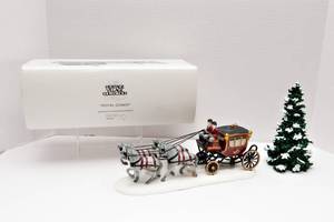 lot 354 image: Department 56 Royal Coach Heritage Village Collection Accessory