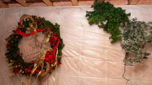 lot 358 image: Wreath and Garland