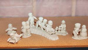 lot 307A image: Snowbabies