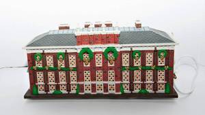 lot 370 image: Department 56 Village Kensington Palace Dickens Village Series
