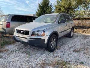2004 Volvo XC90 2.5T - 2 OWNERS - AWD