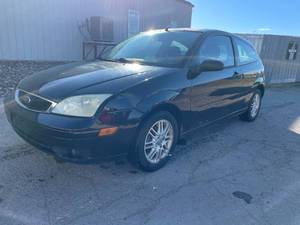 2005 Ford Focus ZX3 S - 2 OWNERS - MANUAL