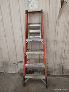 lot 38 image: Werner 6 Fiberglass Stepladder