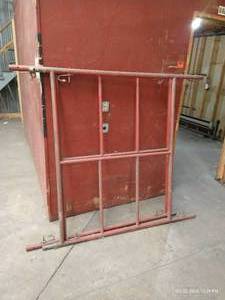 lot 66 image: (2) 5 Scaffolding Ends (No Cross Pieces)