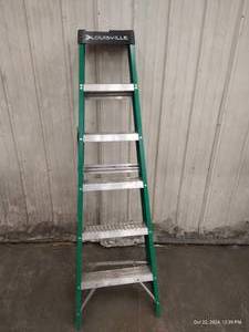 lot 73 image: Louisville 6 Fiberglass Stepladder