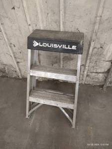 lot 74 image: Louisville 2 Aluminum Stepladder