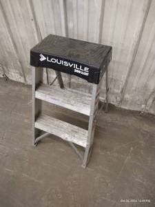 lot 81 image: Louisville 2 Aluminum Stepladder
