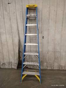 lot 82 image: Werner 8 Fiberglass Stepladder