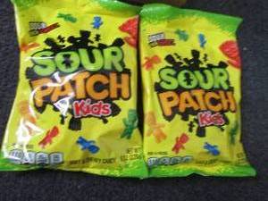 lot 27 image: 12- 8 oz Sour Patch Kids...