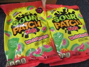 lot 29 image: 12- 8 oz Sour Patch Kids Watermelon...