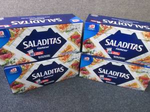 lot 35 image: 4- 18.6 oz Saladitas Saltine Cracke...