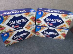 lot 36 image: 4- 18.6 oz Saladitas Saltine Cracke...