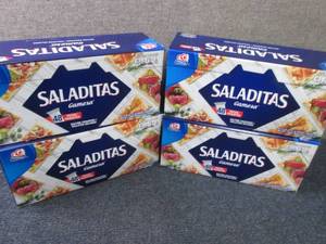 lot 37 image: 4- 18.6 oz Saladitas Saltine Cracke...
