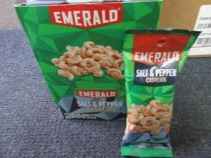 lot 48 image: 12- 1.25 oz Emerald Salt & Pepper C...