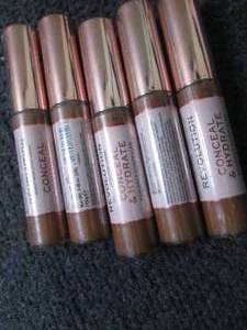 lot 286 image: 5- Makeup Revolution Conceal & Hydr...