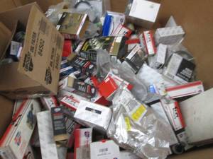 lot 390 image: Huge Lot of Assorted Carquest & Bos...