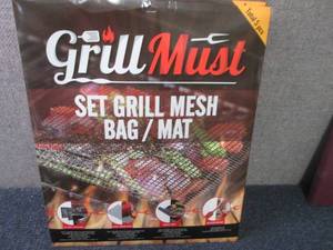 lot 398 image: 5 pc Grill MeshBagMat Set...
