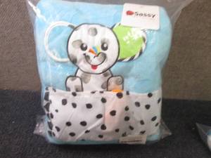 lot 423 image: Super Soft Sherpa Baby Blanket...