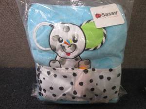 lot 424 image: Super Soft Sherpa Baby Blanket...