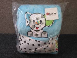 lot 425 image: Super Soft Sherpa Baby Blanket...