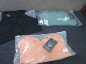 lot 474 image: 3 Assorted Medium Gym Wolf Ladies S...