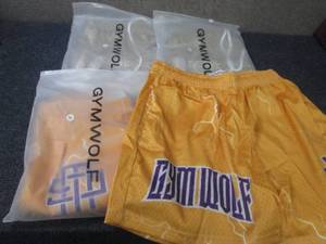 lot 500 image: 4 pair Small Gym Wolf Mens Athletic...